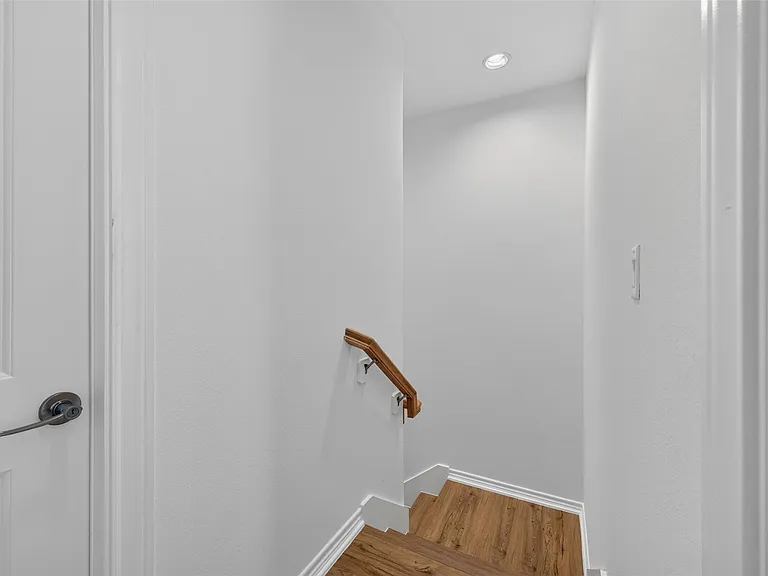 3229 Real St #B — Photo 21