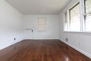 3rd image of 2123 10th St NW