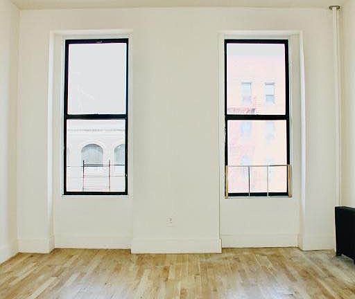 3rd image of 112 E 116th St