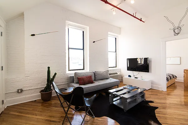 Rented by Dream Space Realty | media 17