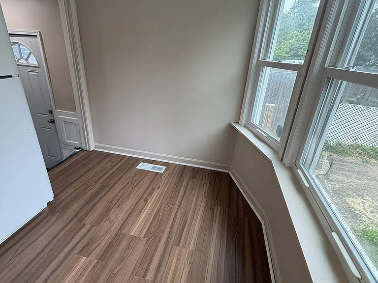 25428 Hopkins St — Photo 35