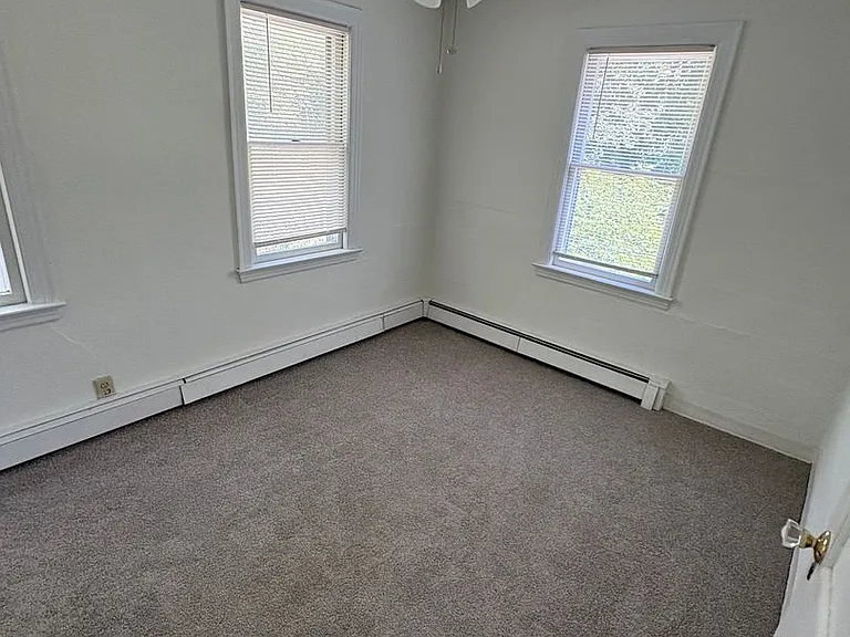 547 W Main St — Photo 40