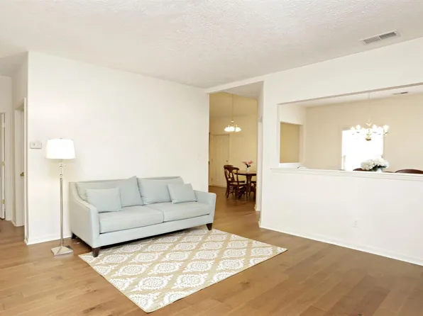 572 Goldon Trophy Trl, Lexington, KY 40514