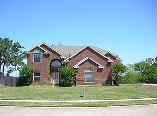 1033 Estates Dr, Kennedale, TX 76060