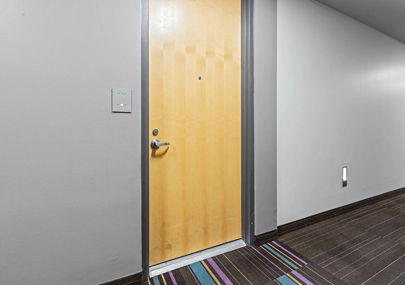 Furnished Juhl Condo w/ Balcony & City Views — Photo 2
