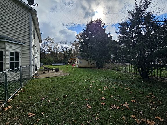 3rd image of 8228 Sherbourne Dr