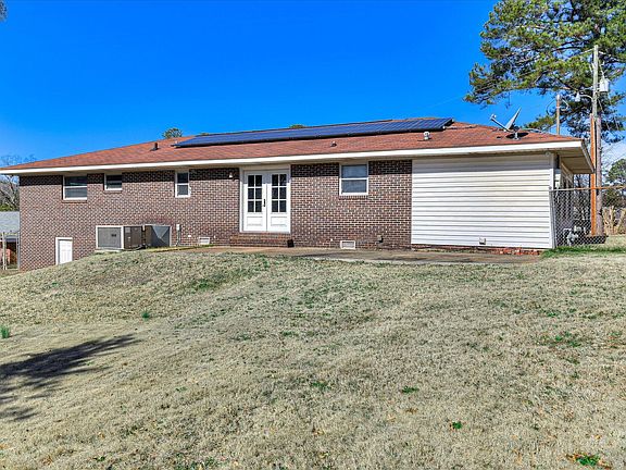 2nd image of 114 Horseshoe Road