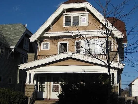 2622 N 45th St photo 1