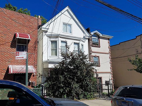 2nd image of 1019 E 217th St