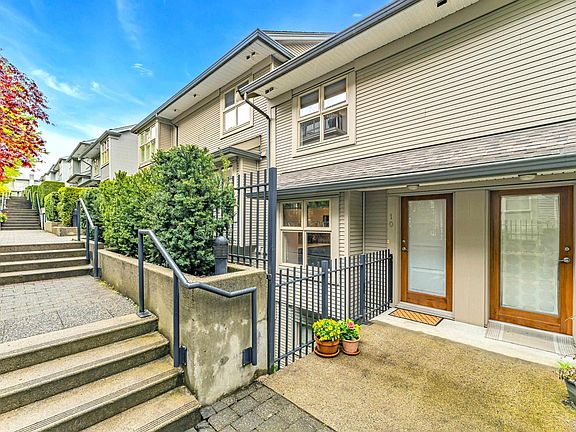 4th image of 3855 Pender St #10