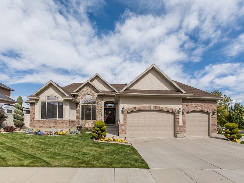 1st image of 5406 W Sawtell Way