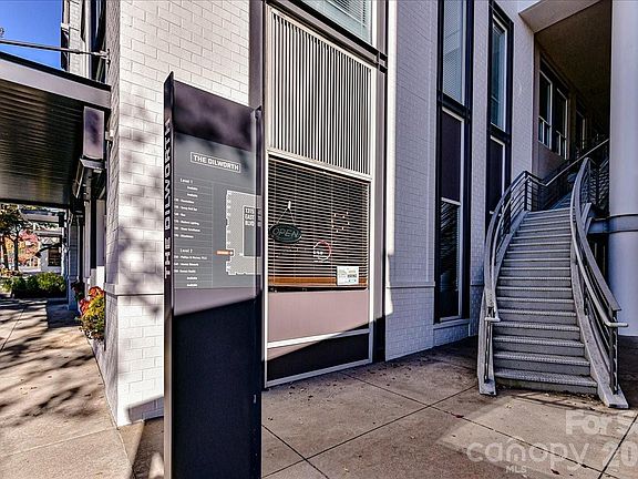 3rd image of 1315 East Blvd Unit 433