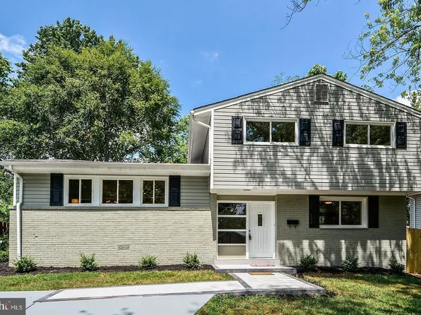 7422 Dominion Dr, Oxon Hill, MD 20745