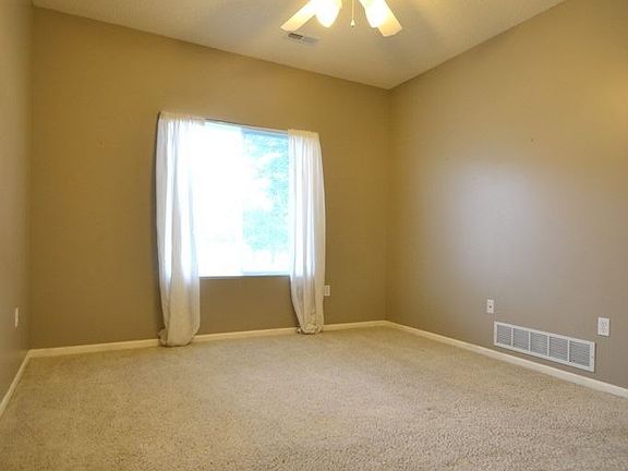 5th image of 1760 SE La Grant Pkwy APT 34