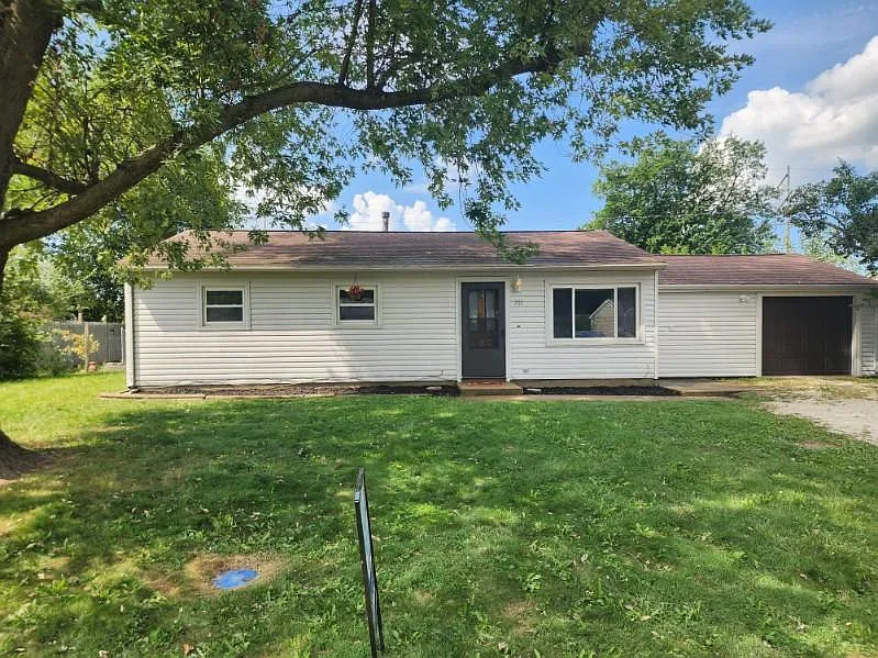 3 bed, 932 sqft, $1,850 — Photo 2