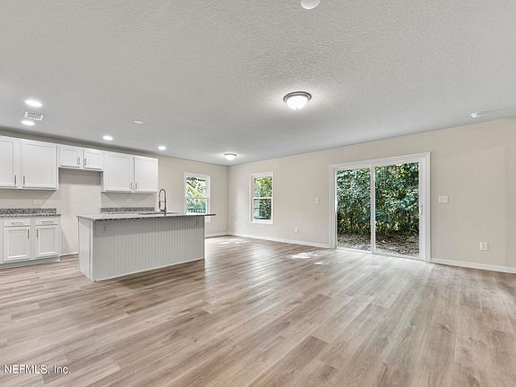 5th image of 550 E 60TH Street