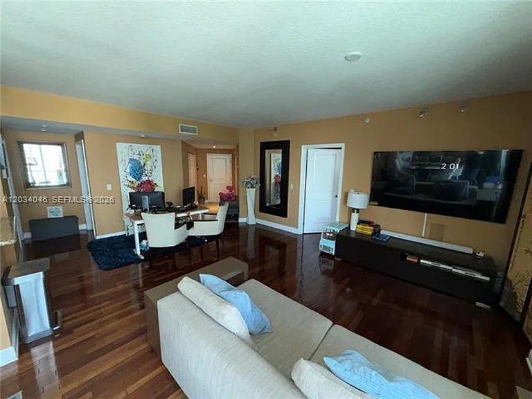 1250 S Miami Avenue Rd #1302 — Photo 8