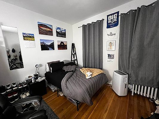 2nd image of 217 E 33rd St APT 6re