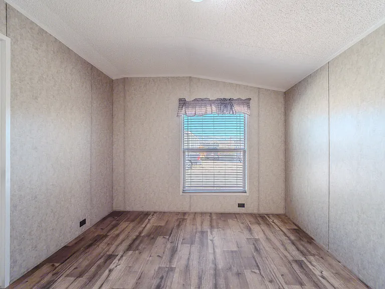 275 N Main St #P2-5 — Photo 16