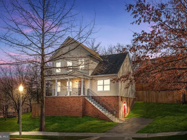 1137 Wahler Pl SE, Washington, DC 20032