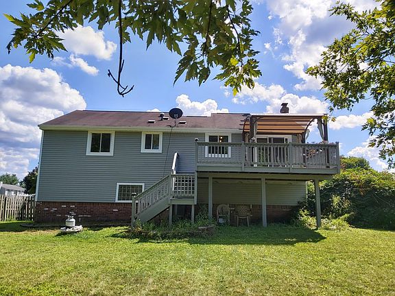 2nd image of 424 Anna Marie Dr