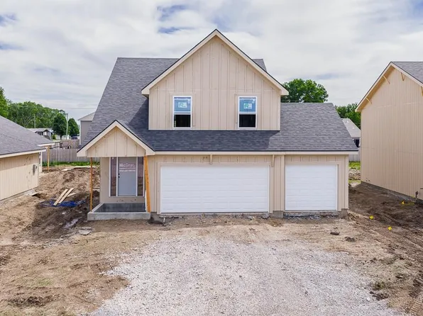 912 2nd St, Perry, KS 66073