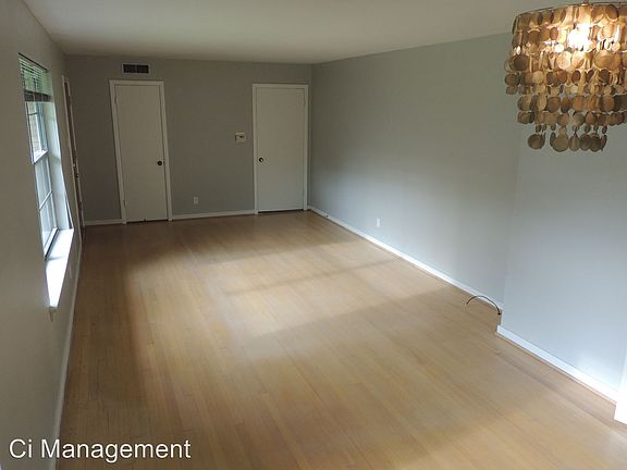 4th image of 4637 Rockaway Dr