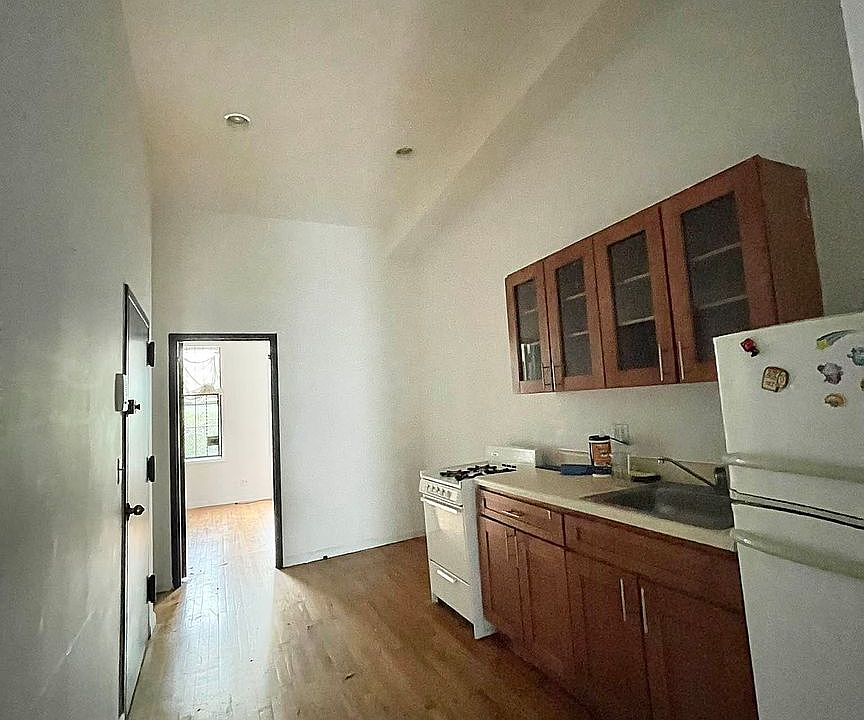 1st image of 169 Troutman St APT 3R