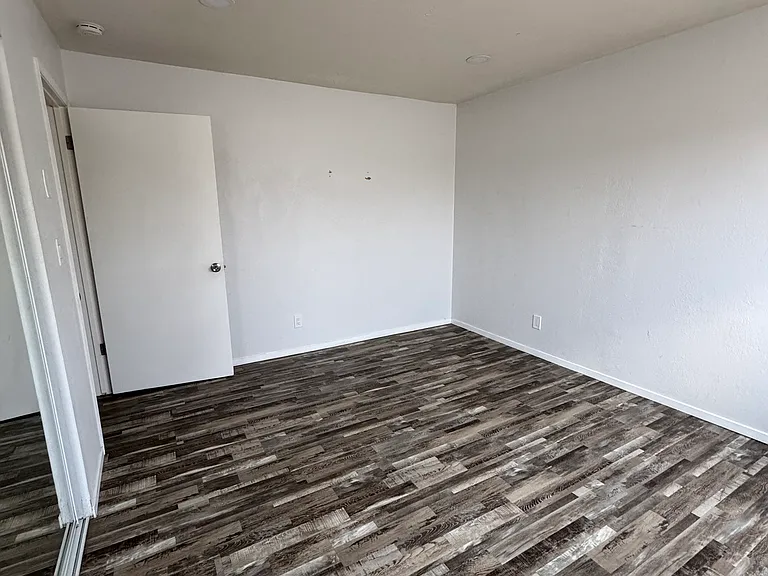 9023 Campo Rd — Photo 13