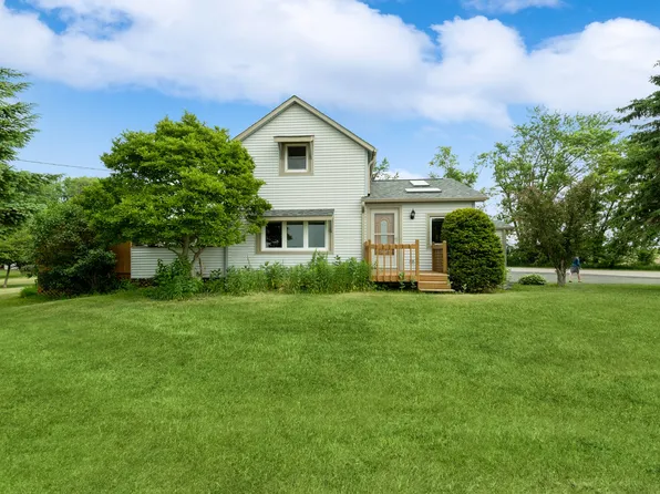 11108 Vanderkarr Rd, Hebron, IL 60034