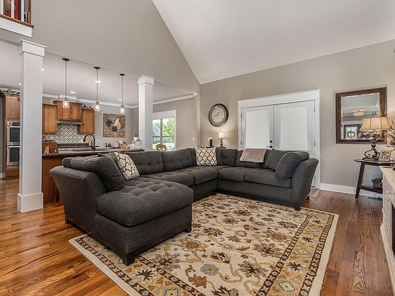 5th image of 3030 Landview Dr