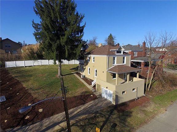 3rd image of 205 Congress St