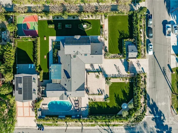 23139 Erwin St, Woodland Hills, CA 91367