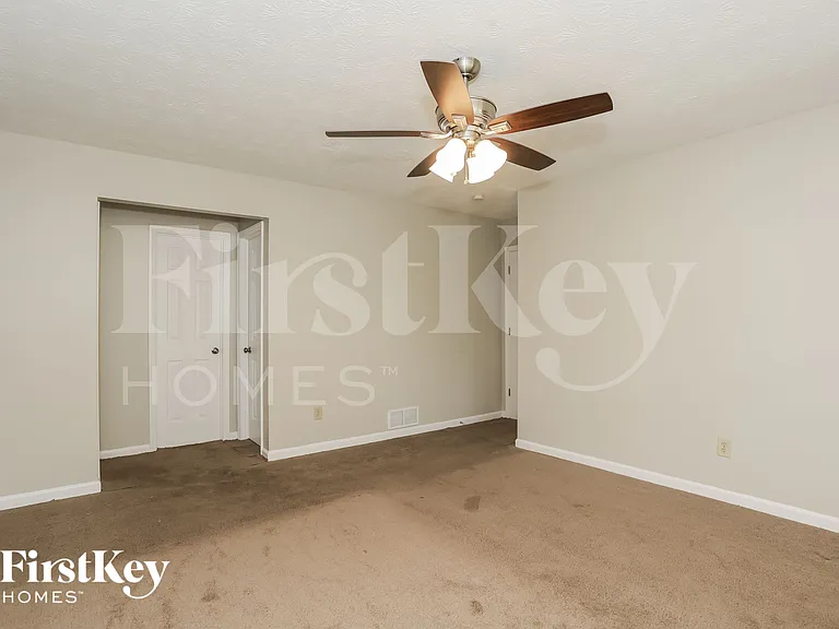 3900 Hadley Farm Dr — Photo 9