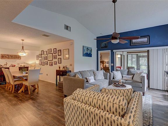 5th image of 161 Coventry Cir