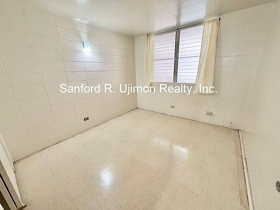 3rd image of 1635 Clark St #11