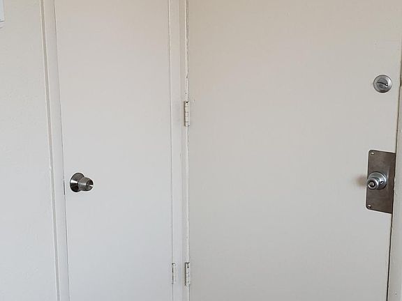 3rd image of 3251 W 105th St APT 4