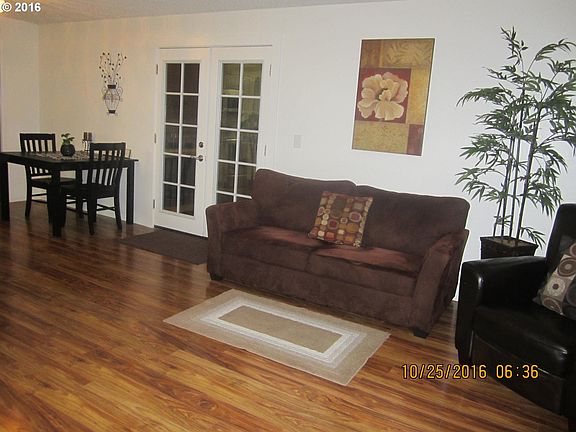 4th image of 12355 SE Maple Ct
