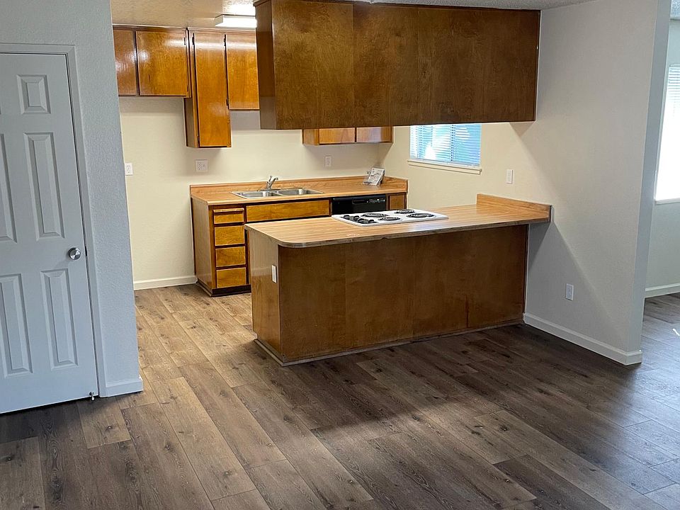 2nd image of 3303 Windmill Dr