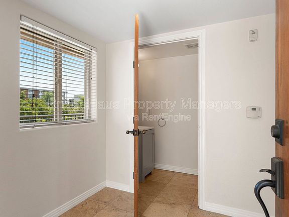 5th image of 801 W Hawthorn St W #304