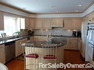 5th image of 54810 Sherwood Ln