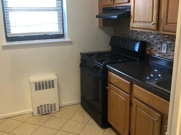 5th image of 3624 Bell Blvd #12