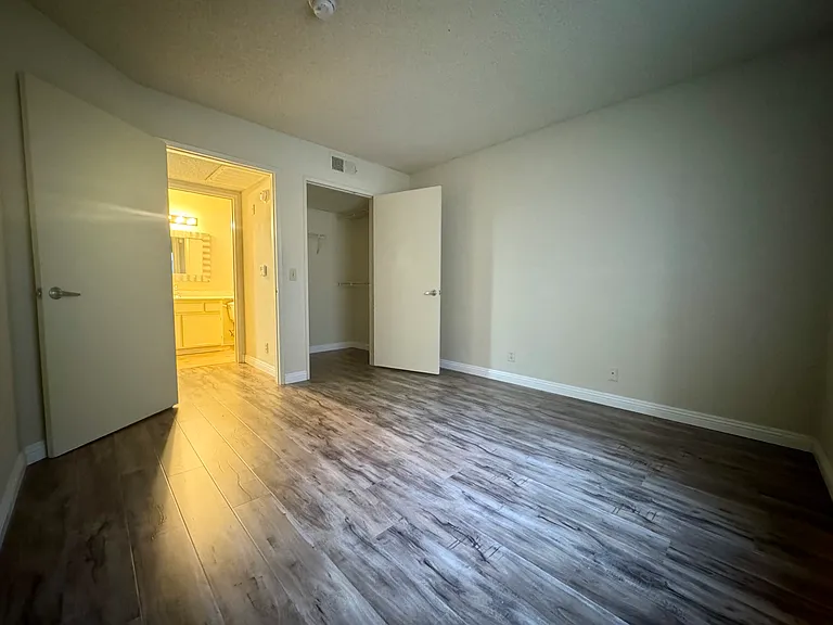 404-836 S Berendo St #404 — Photo 4