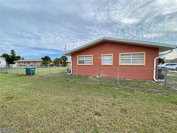 3rd image of 4819 Marine Dr #1