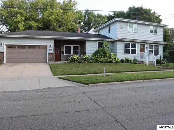 621 10th St NE, Mason City, IA 50401