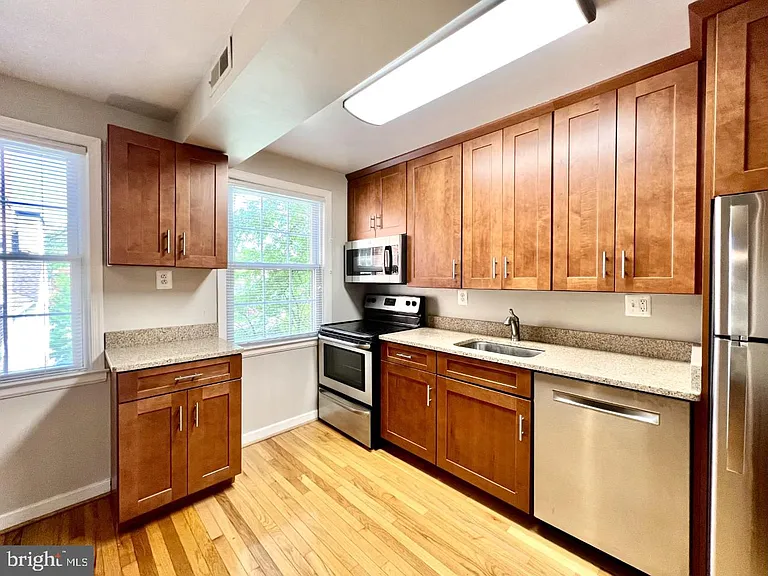 2207 Washington Ave #201 — Photo 3