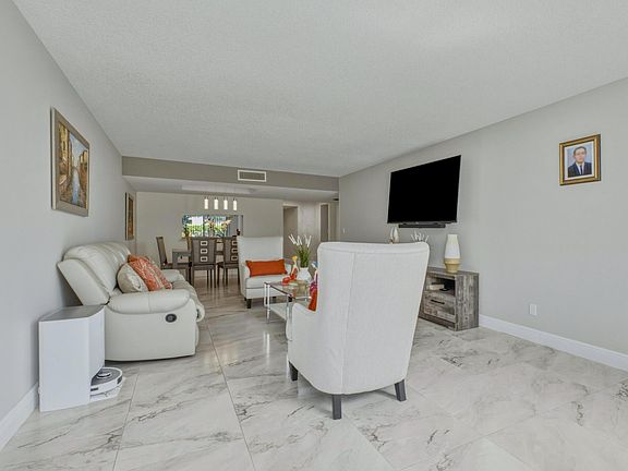 4th image of 6698 N 10th Avenue N #116