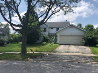 86 Forestview Ln, Aurora, IL 60502