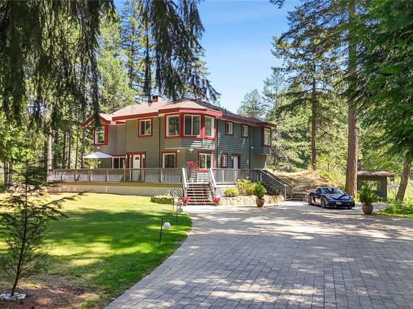 3380 Woodridge Pl, Highlands, BC V9E 1C8
