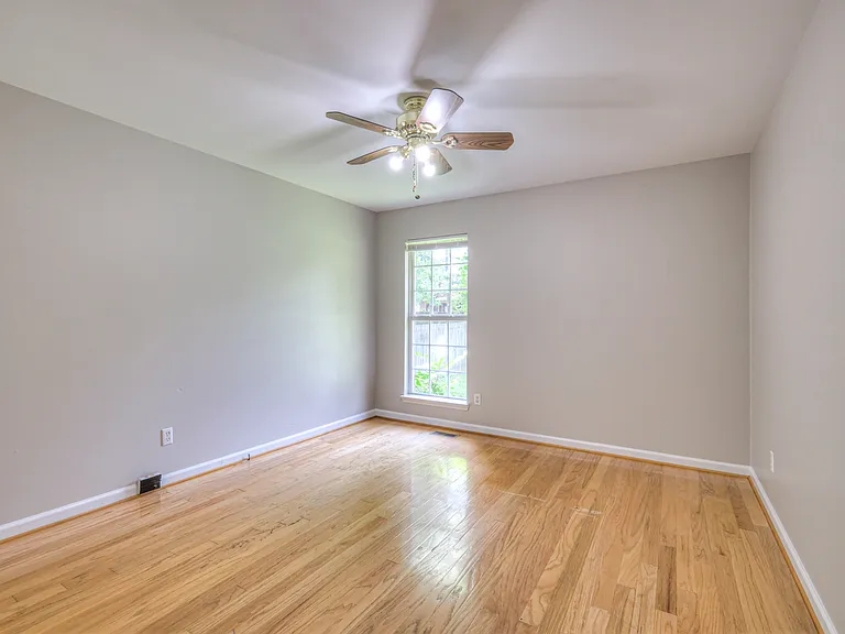 405 Sandi Ct — Photo 33